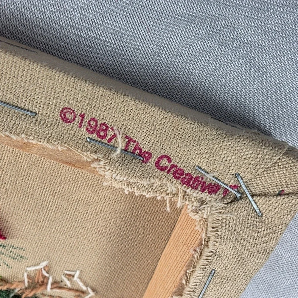 VTG 1987 Creative Circle Crewel Embroidery Christmas Memories Wreath Completed